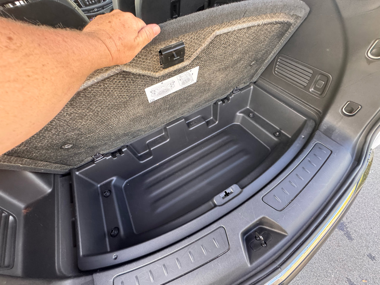 Used 2019 Buick Enclave Essence image 15