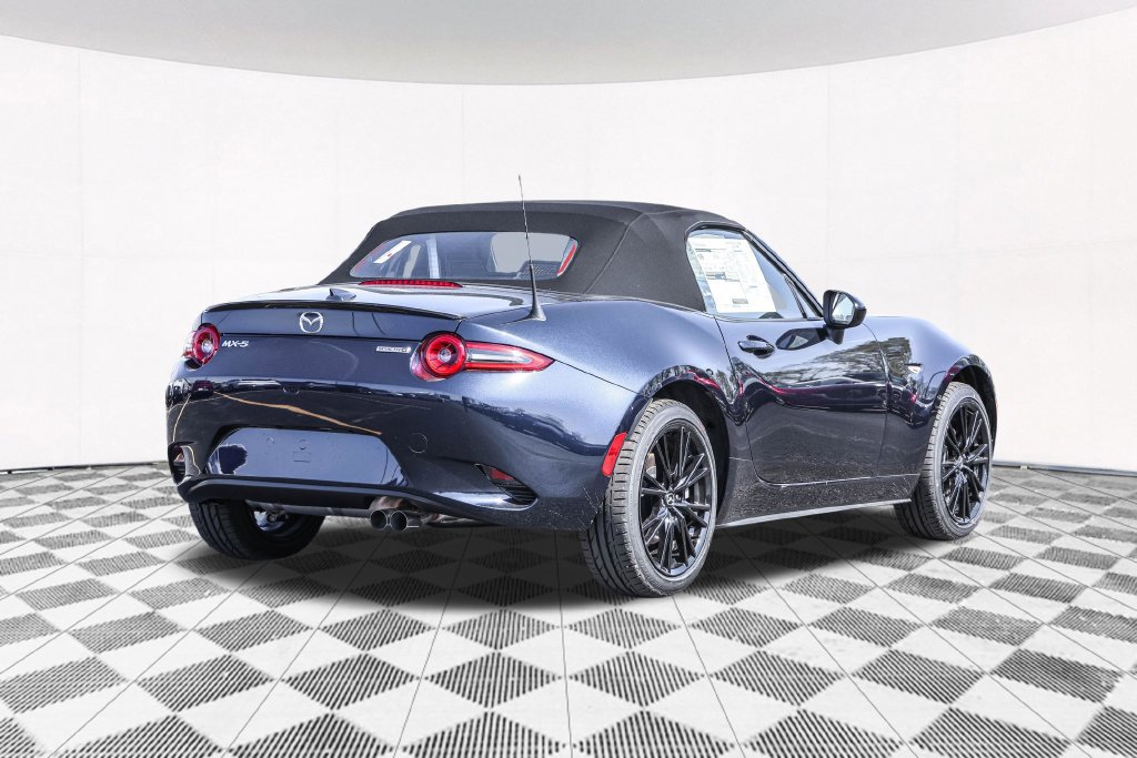 New 2026 MAZDA MX-5 Miata Club w/ Interior Package RWD image 15