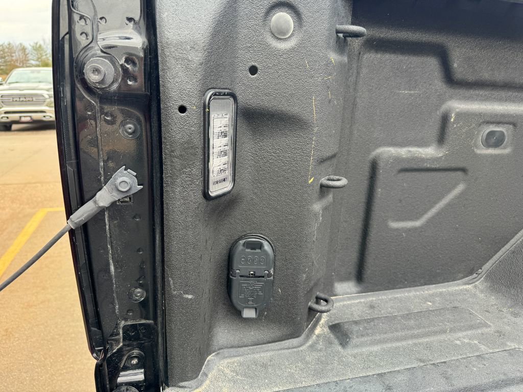 Used 2025 Chevrolet Silverado 3500 LTZ w/ LTZ Premium Package image 11