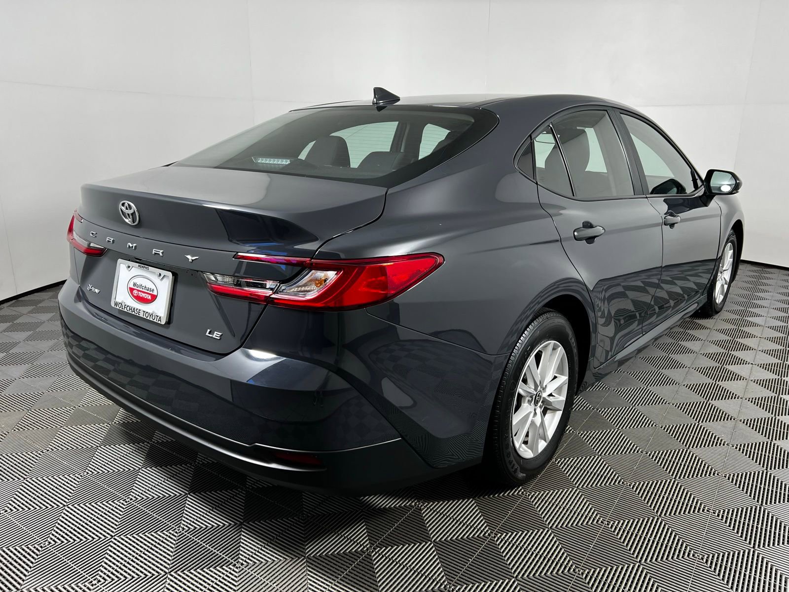 Used 2025 Toyota Camry LE FWD image 5