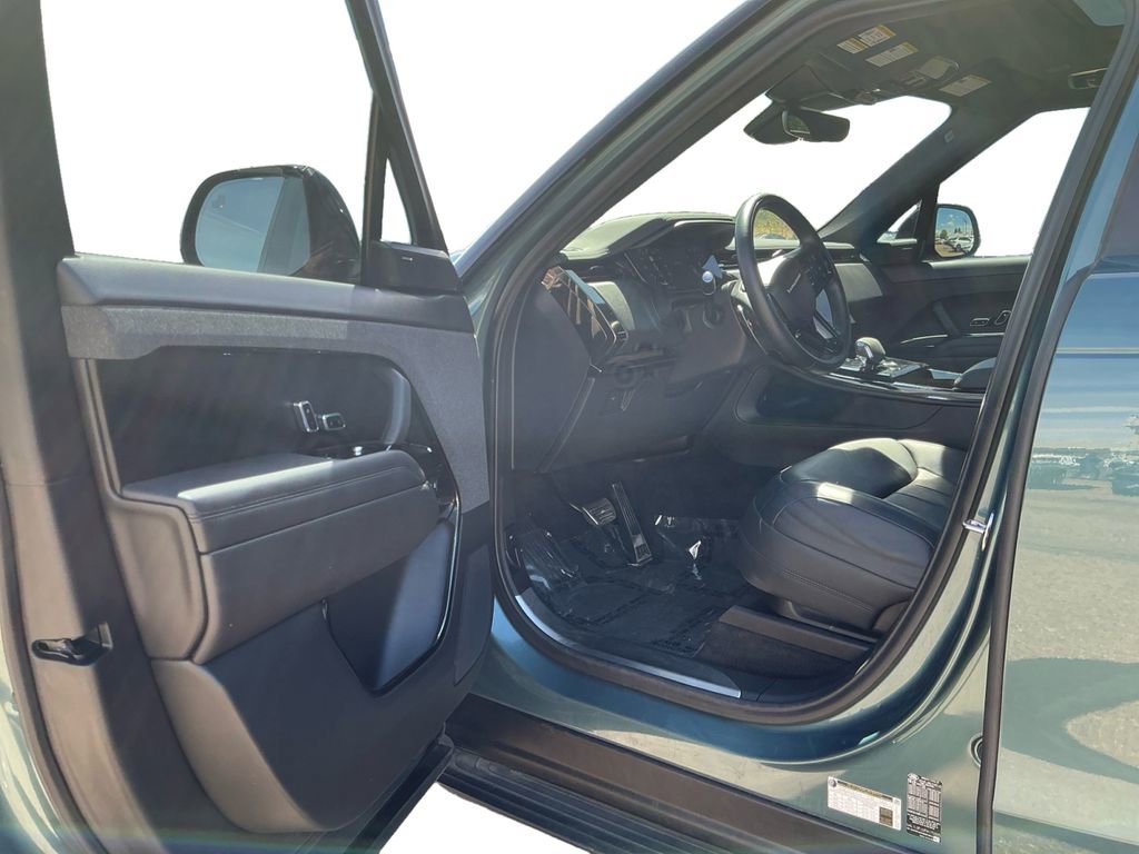 Used 2024 Land Rover Range Rover Sport Dynamic SE image 23