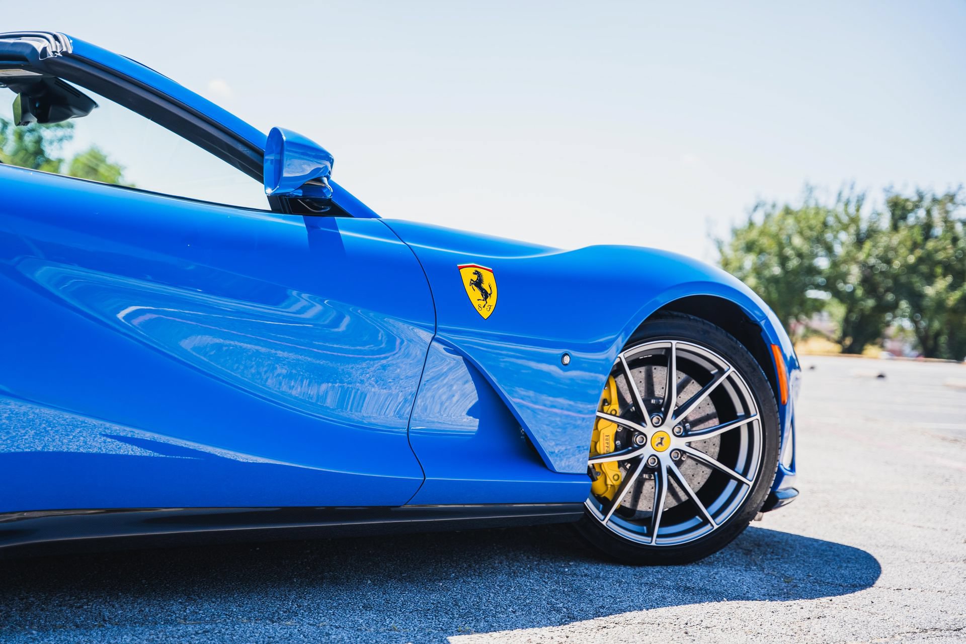 Used 2022 Ferrari 812 GTS RWD image 32
