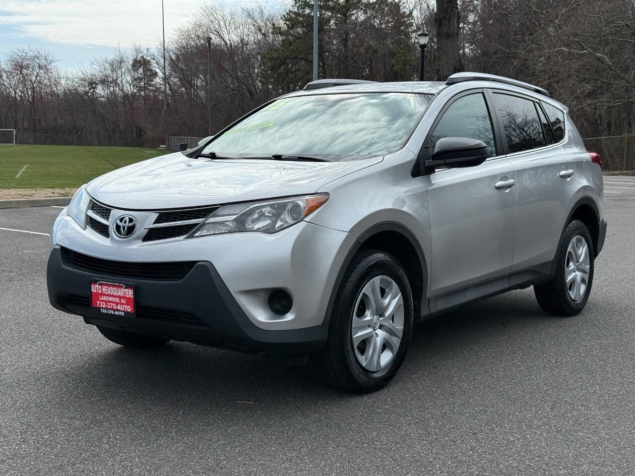 Used 2015 Toyota RAV4 LE AWD/4WD image 1