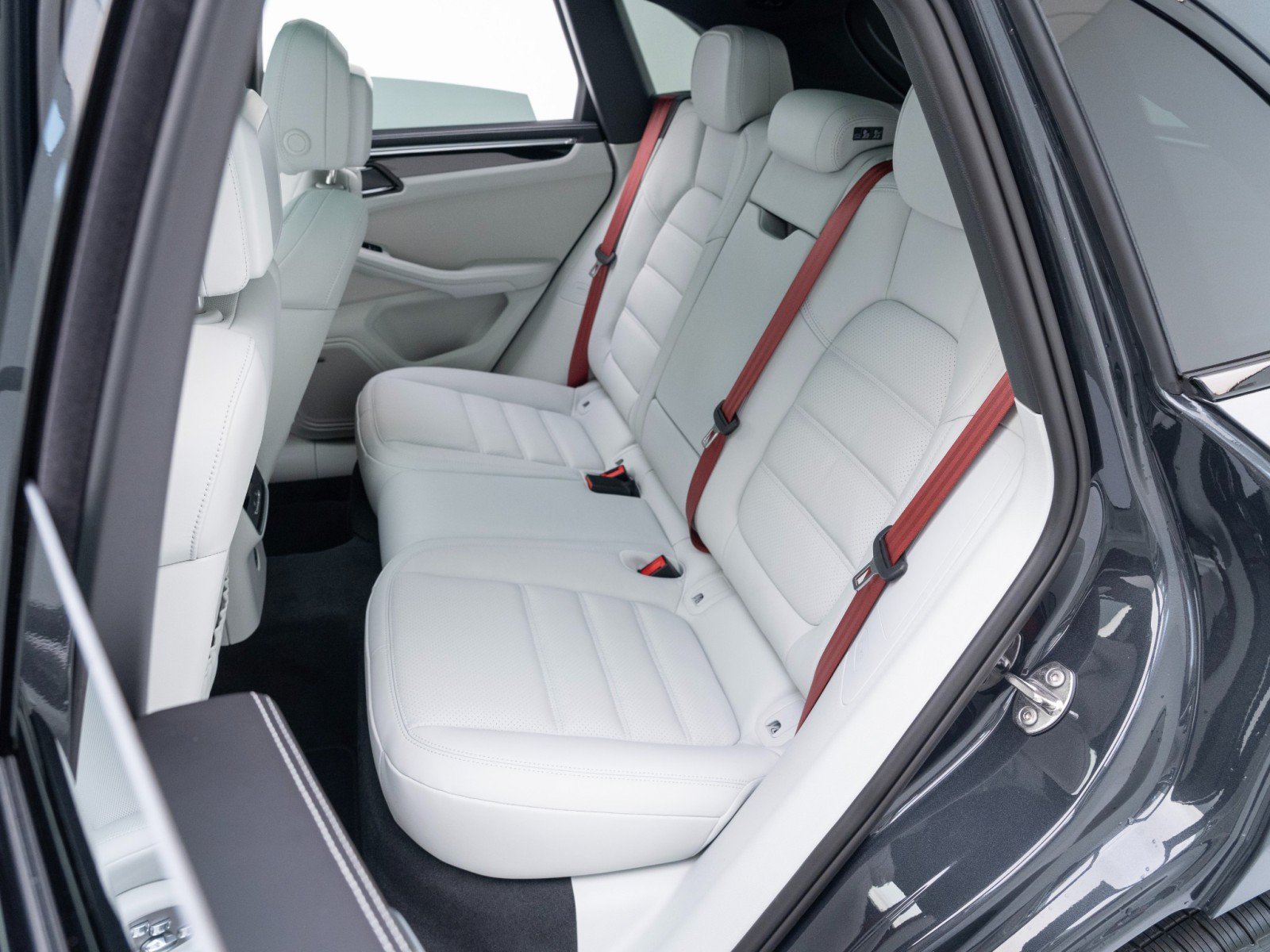 New 2026 Porsche Macan S AWD/4WD image 30
