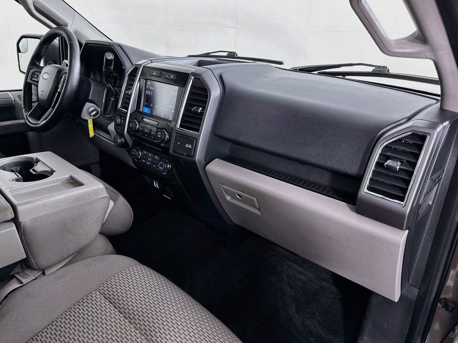 Used 2016 Ford F150 XLT w/ Equipment Group 302A Luxury AWD/4WD image 28