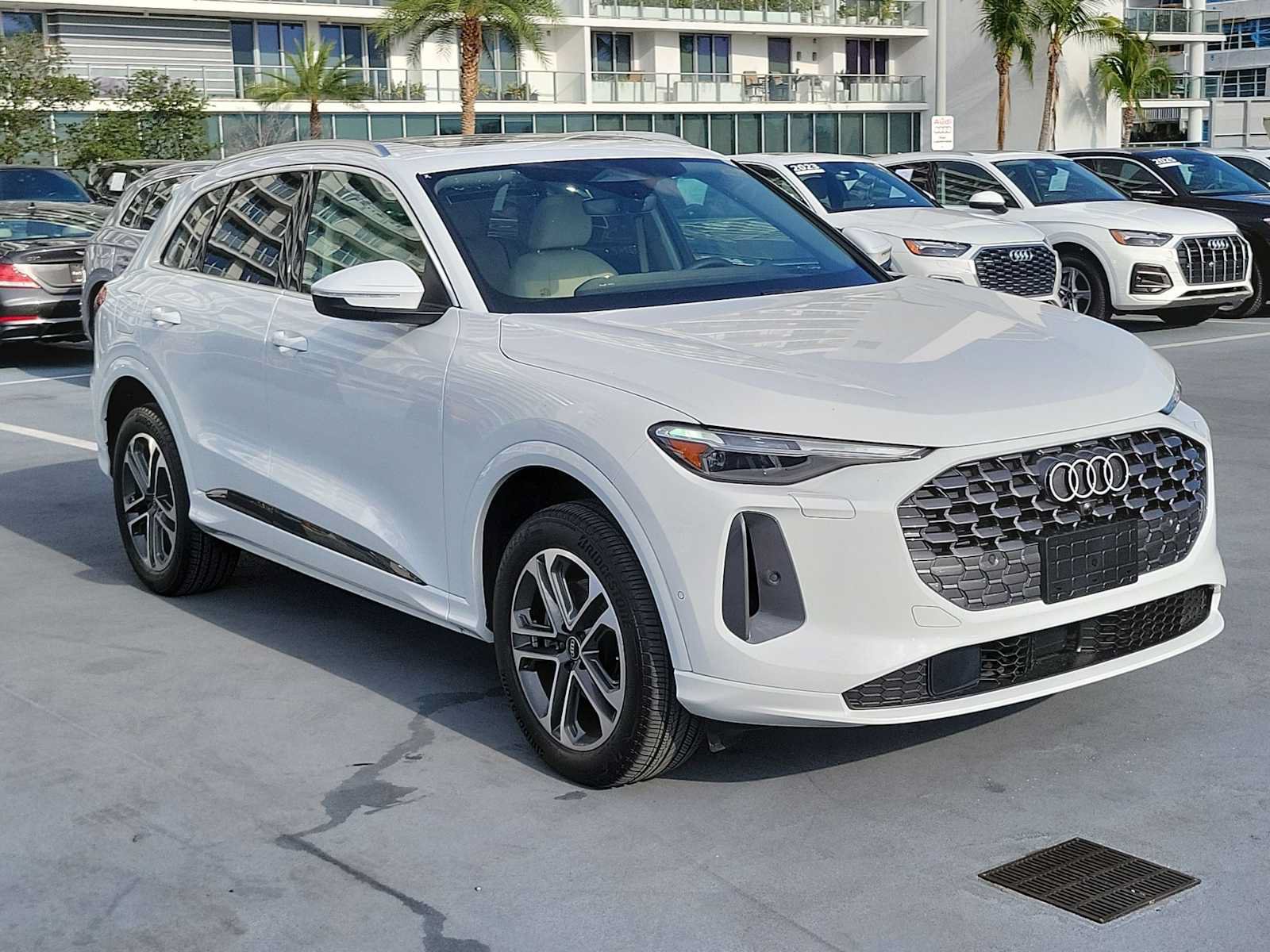 Certified 2025 Audi Q5 Premium Plus w/ Premium Plus AWD/4WD image 8