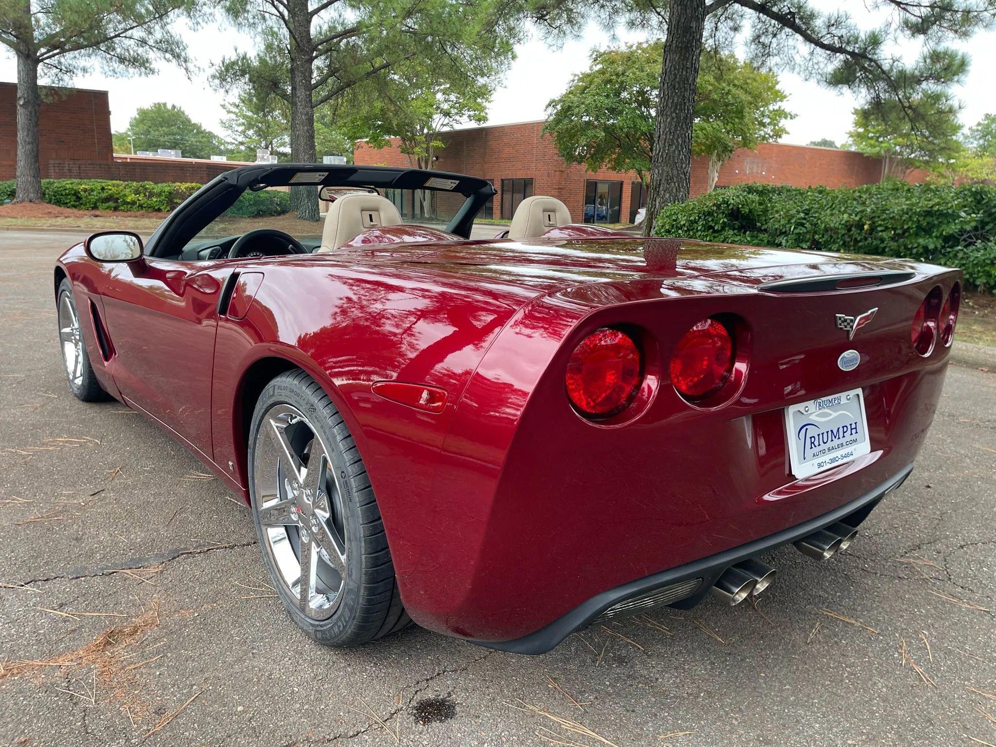 Used 2007 Chevrolet Corvette Convertible w/ Preferred Equipment Group image 3
