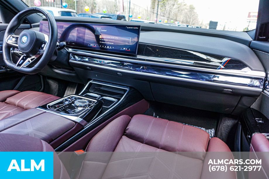 Used 2025 BMW i7 eDrive50 w/ M Sport Package RWD image 25