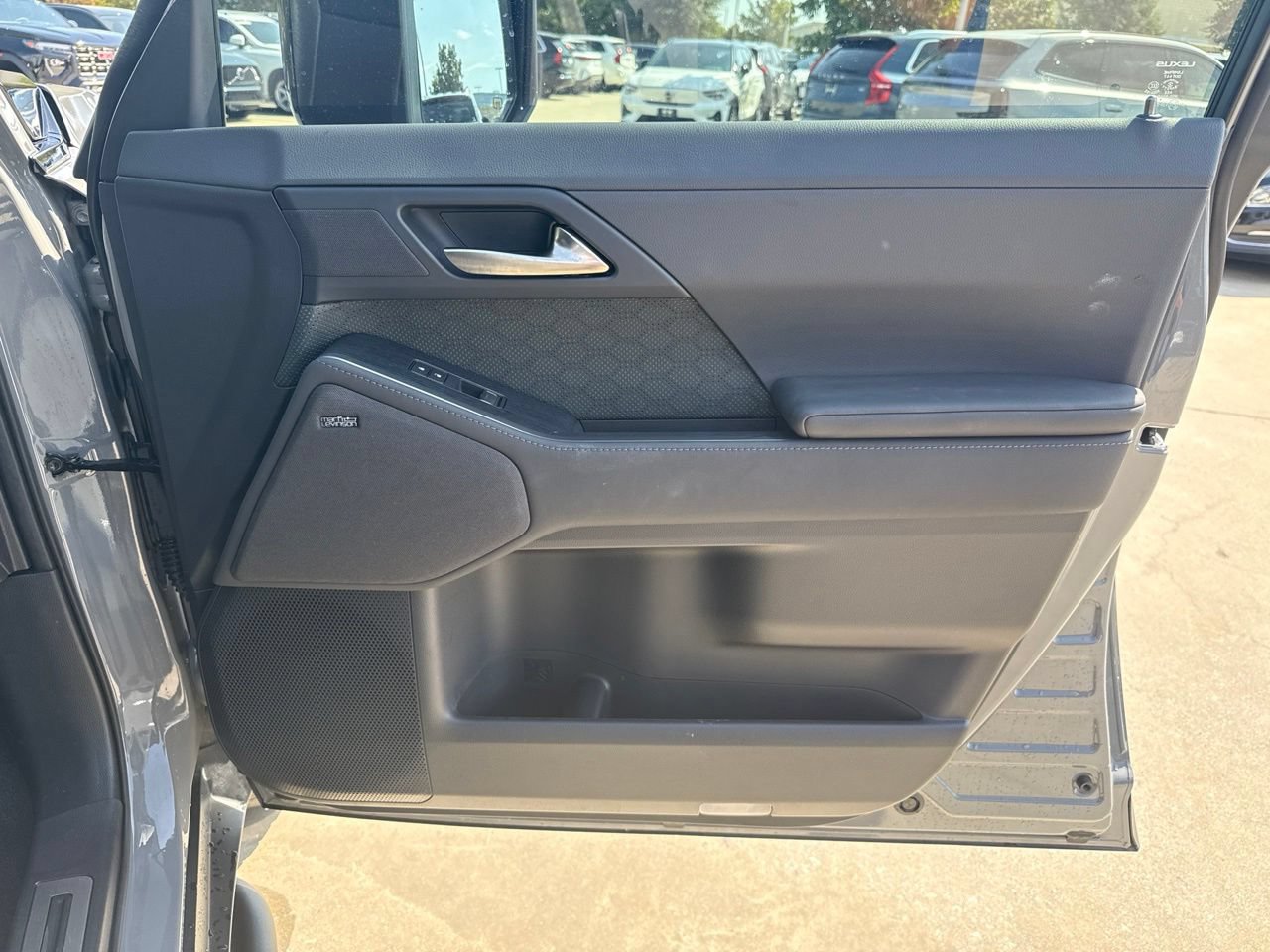 Used 2024 Lexus GX 550 AWD/4WD image 10