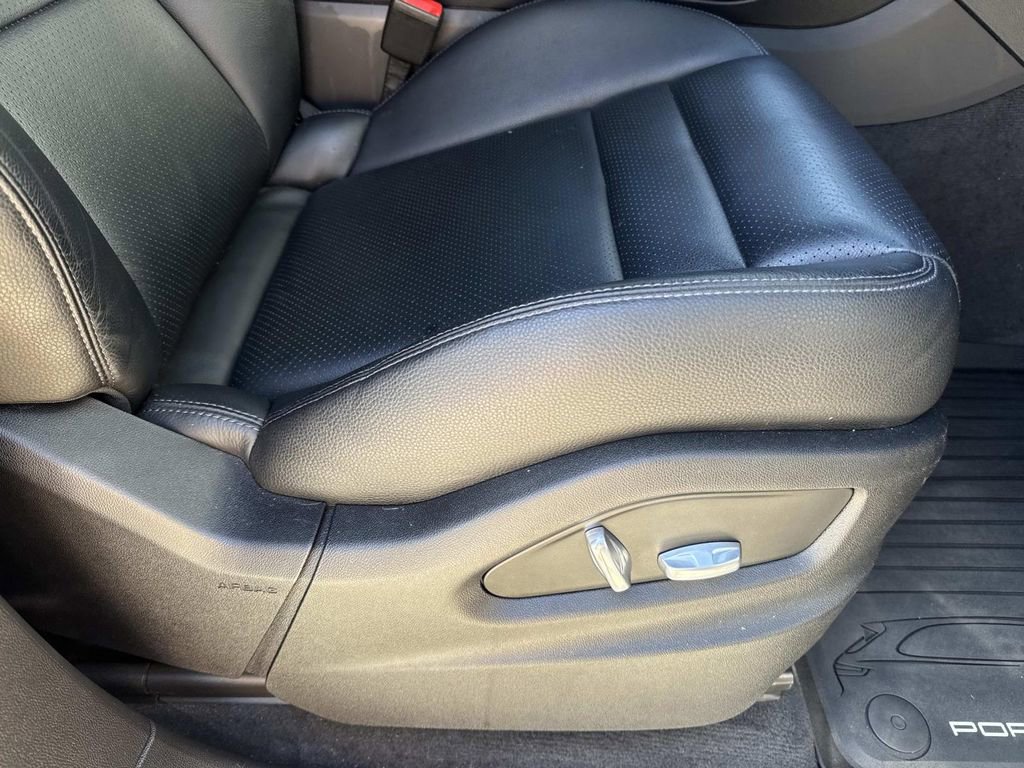 Used 2021 Porsche Cayenne image 17