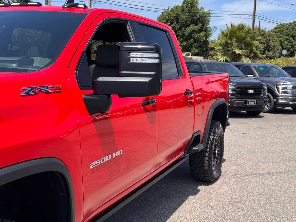Used 2024 Chevrolet Silverado 2500 ZR2 w/ Technology Package AWD/4WD image 9