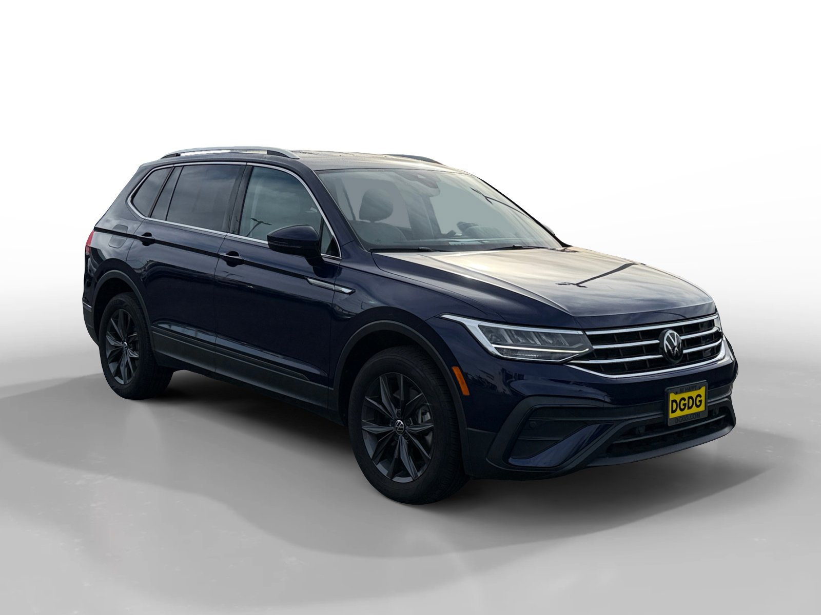 Certified 2022 Volkswagen Tiguan SE image 7