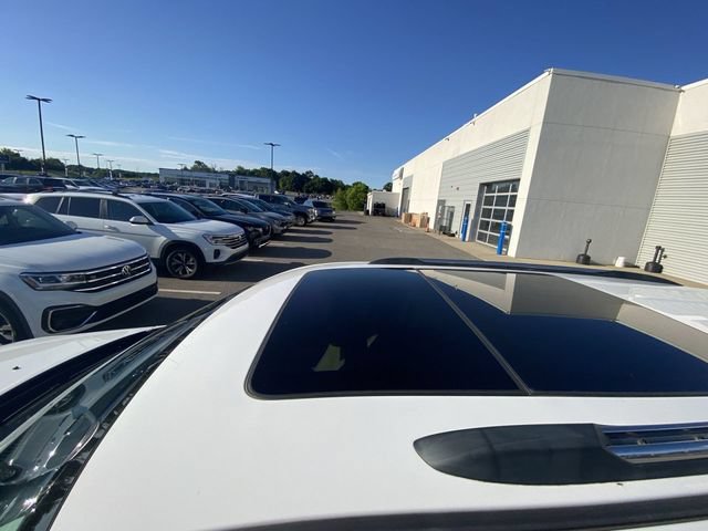 Used 2021 Jeep Grand Cherokee Limited w/ Luxury Group II AWD/4WD image 3