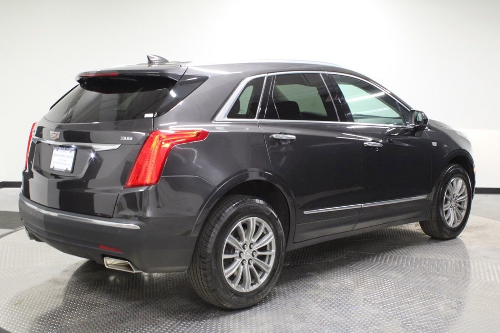 Used 2017 Cadillac XT5 Luxury w/ Driver Awareness Package image 8