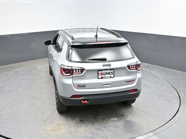 Used 2025 Jeep Compass Trailhawk AWD/4WD image 38