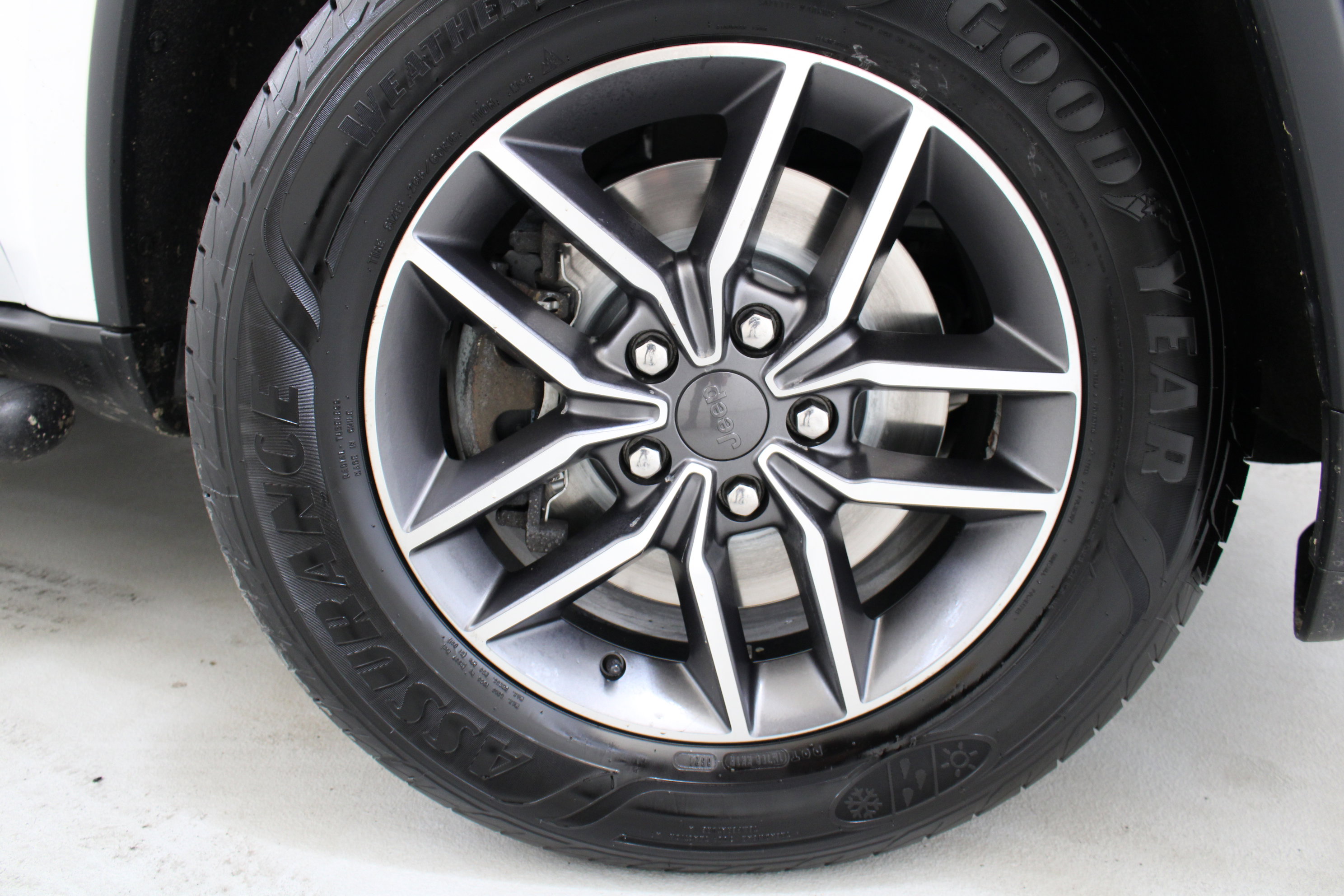 Used 2021 Jeep Grand Cherokee Limited w/ Trailer Tow Group IV image 33