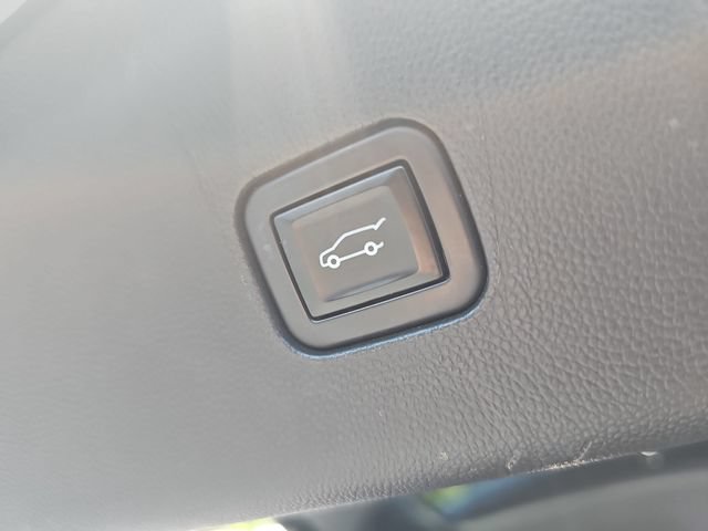 Used 2023 Buick Enclave Essence w/ Experience Buick Package FWD image 16