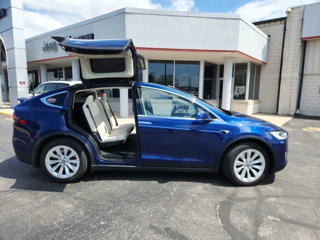 Used 2017 Tesla Model X 90D AWD/4WD image 3