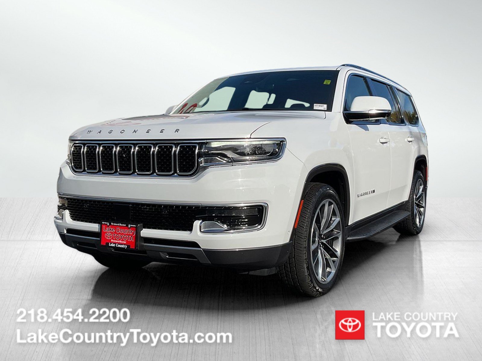 Used 2022 Jeep Wagoneer Series II w/ Convenience Group I AWD/4WD image 1