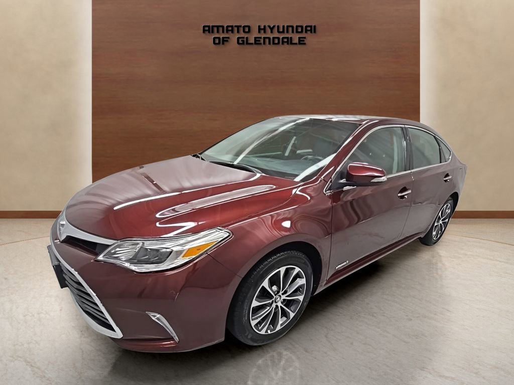 Used 2017 Toyota Avalon XLE Plus image 2