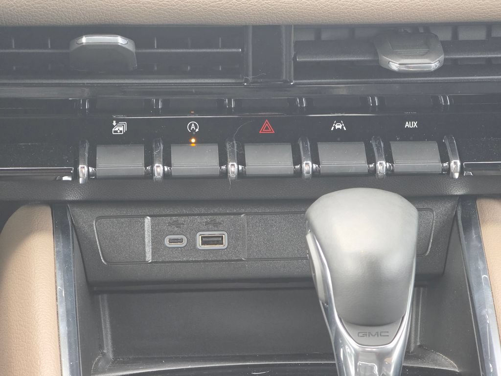 Used 2024 GMC Canyon Denali AWD/4WD image 15