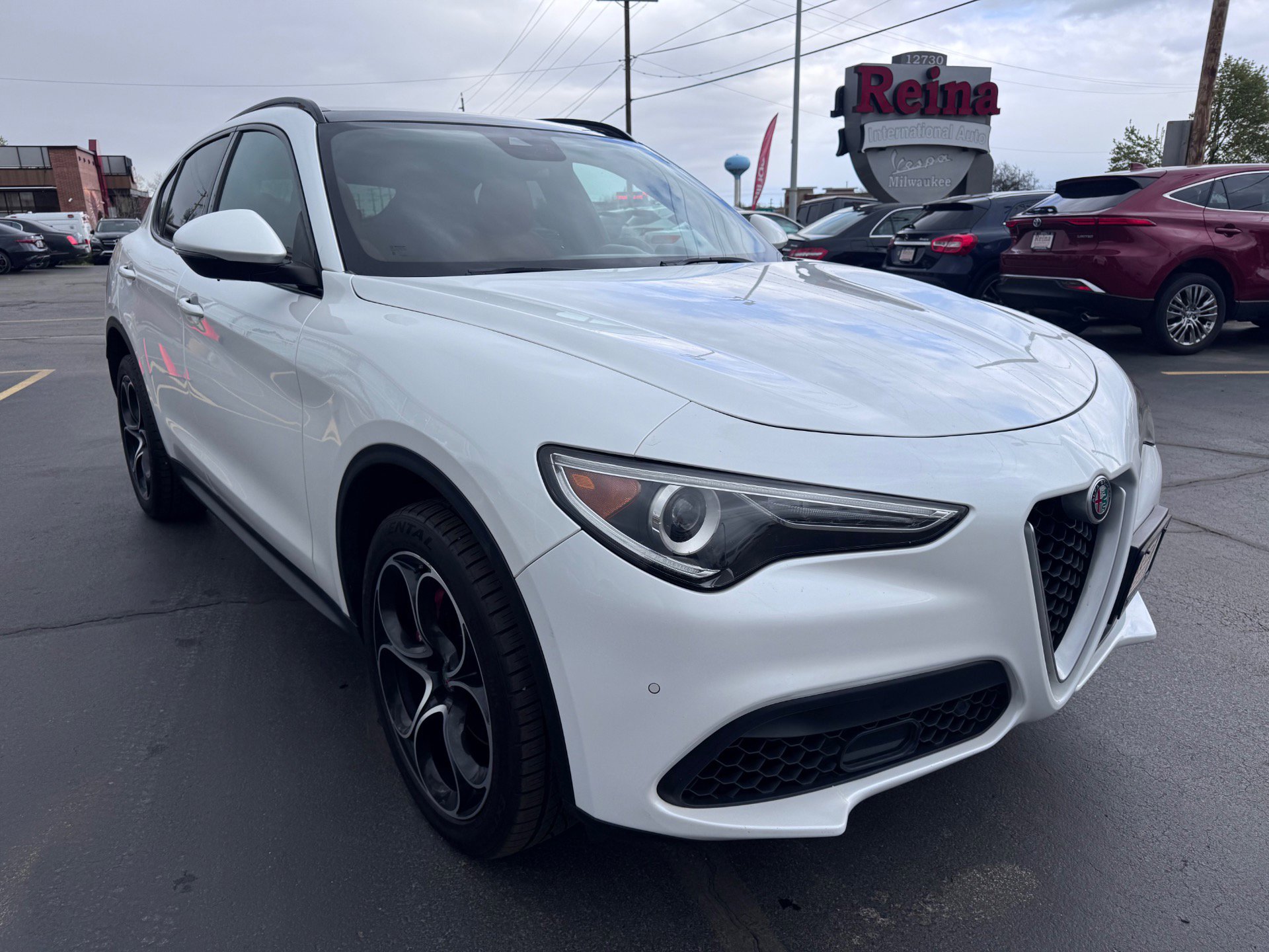 Used 2019 Alfa Romeo Stelvio Ti Sport w/ Quick Order Package 22S Sport AWD/4WD image 37