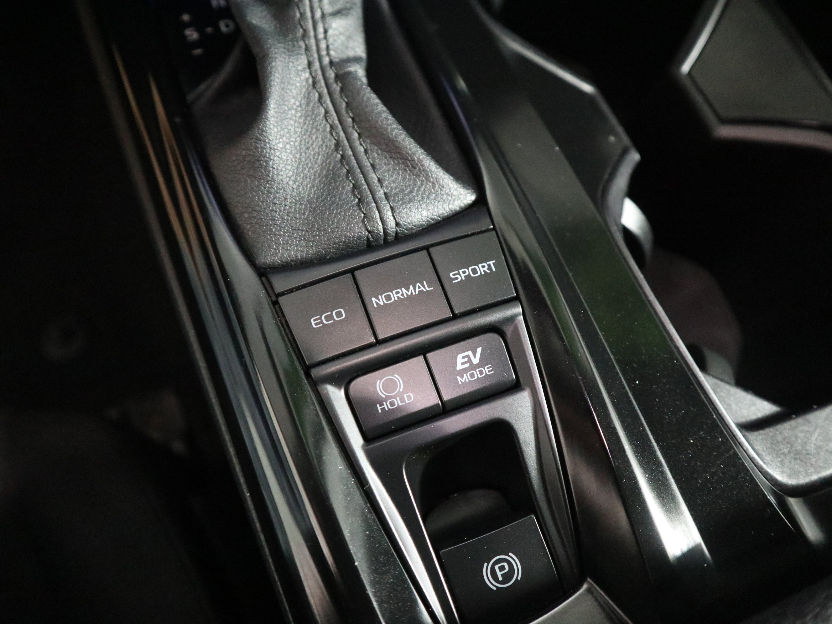 Used 2025 Toyota Camry LE FWD image 30