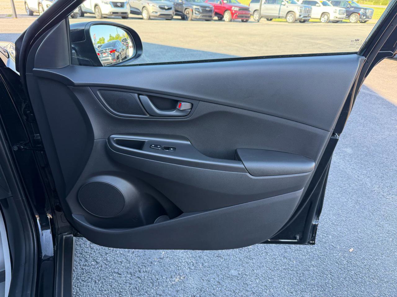 Used 2023 Hyundai Kona SE AWD/4WD image 20