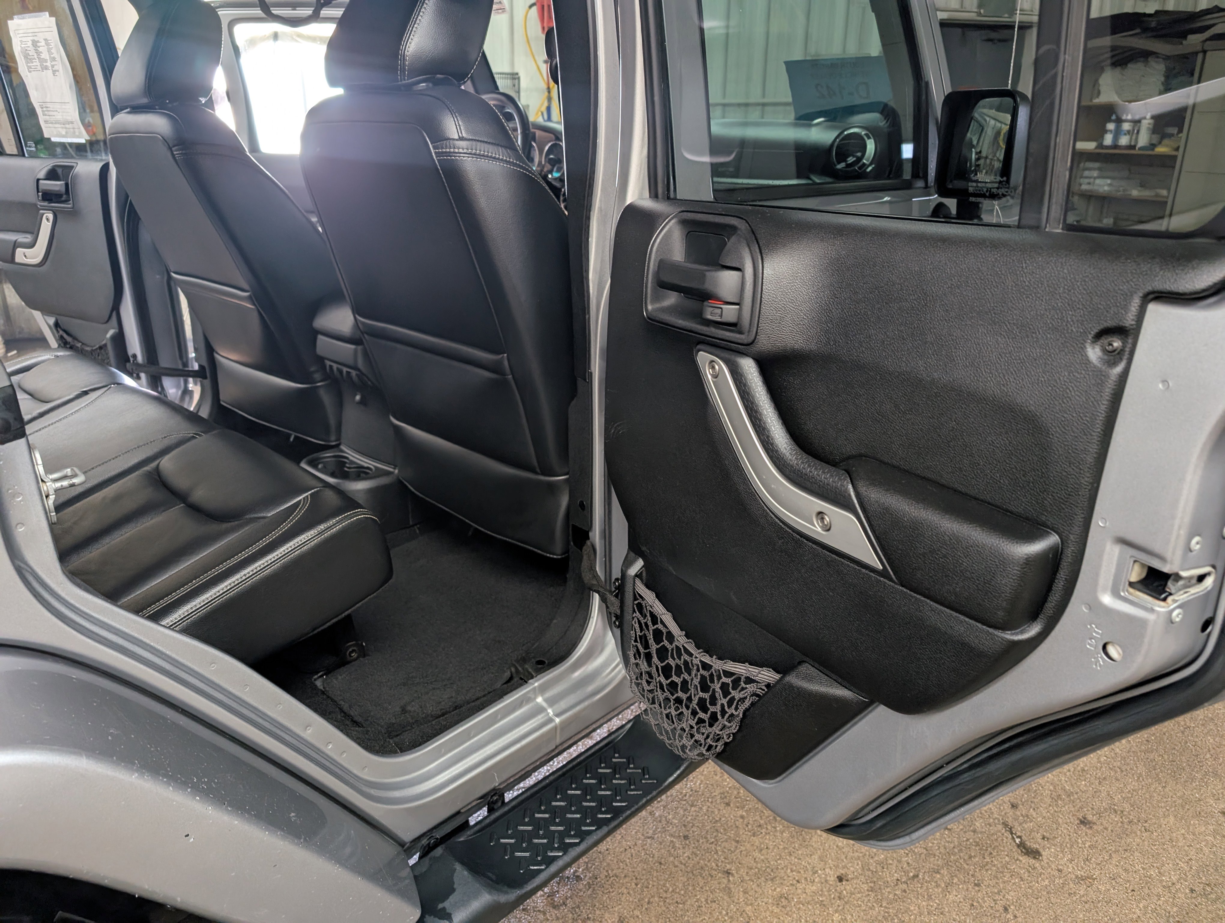 Used 2013 Jeep Wrangler Unlimited Sahara w/ Connectivity Group AWD/4WD image 6
