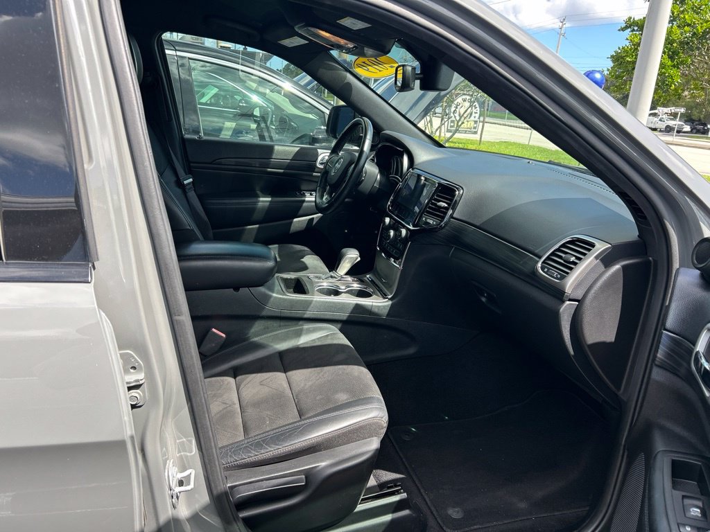 Used 2019 Jeep Grand Cherokee Altitude RWD image 38
