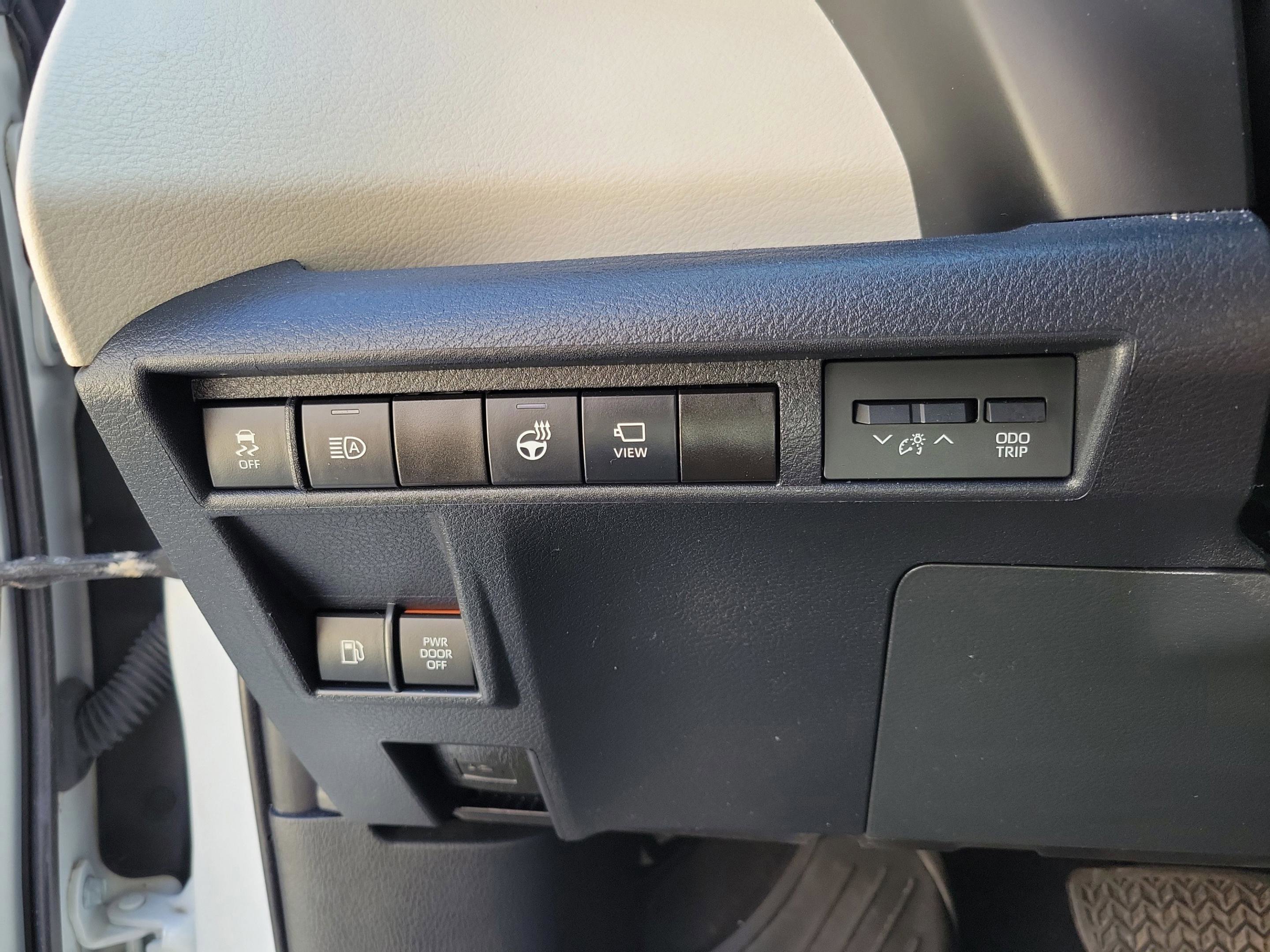 Certified 2023 Toyota Sienna Platinum FWD image 25