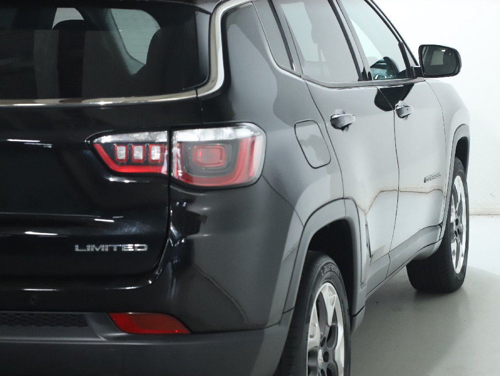 Used 2018 Jeep Compass Limited w/ Safe & Security Group AWD/4WD image 43