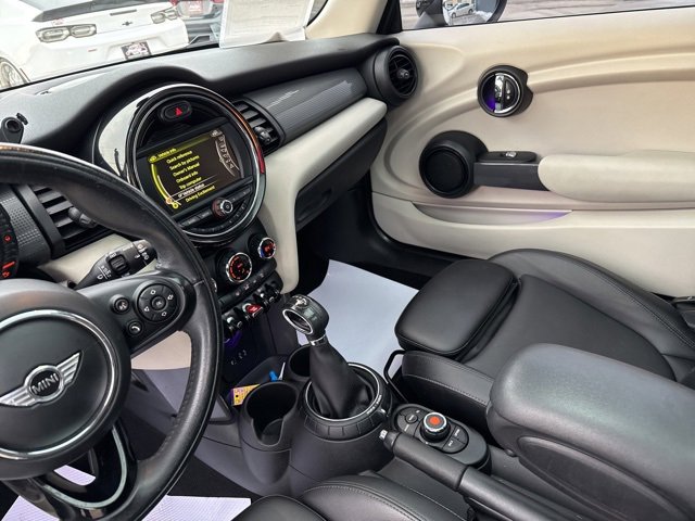 Used 2016 MINI Cooper 2-Door Hardtop image 11