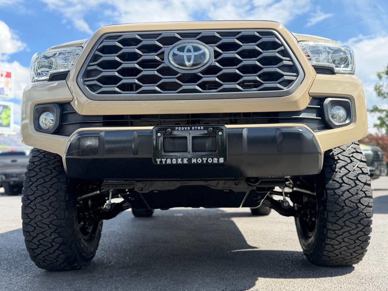 Used 2020 Toyota Tacoma TRD Off-Road w/ Technology Package AWD/4WD image 30