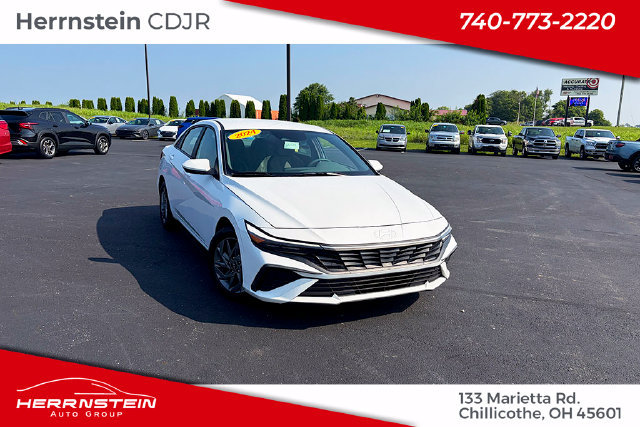 Used 2024 Hyundai Elantra SEL FWD image 1