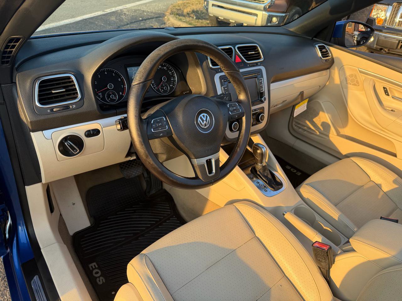 Used 2012 Volkswagen Eos Komfort FWD image 13