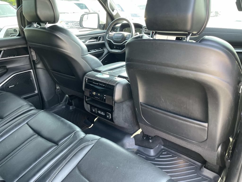 Used 2022 Jeep Wagoneer Series II AWD/4WD image 28