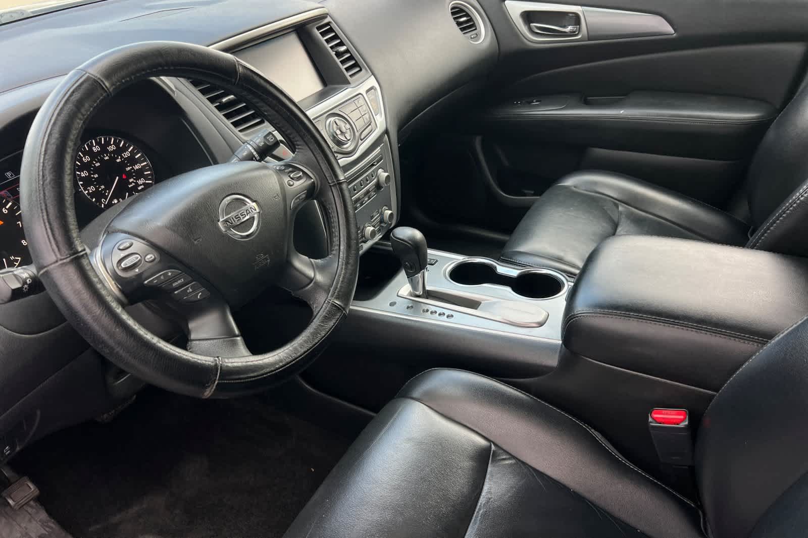 Used 2018 Nissan Pathfinder SL FWD image 12