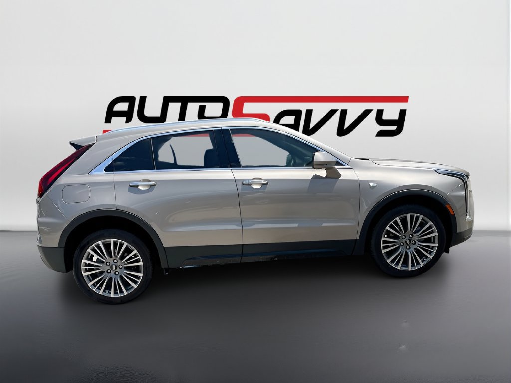 Used 2025 Cadillac XT4 Premium Luxury FWD image 8