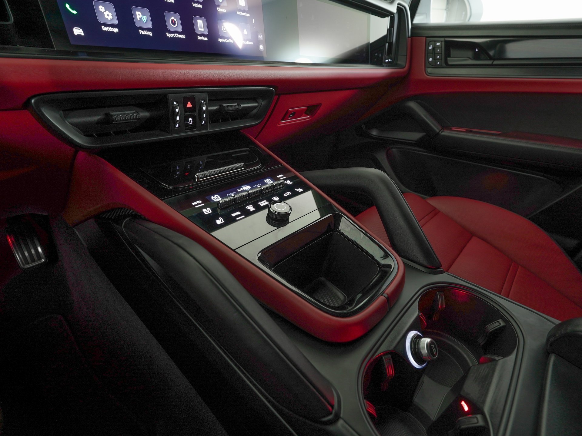 Used 2025 Porsche Cayenne GTS image 22