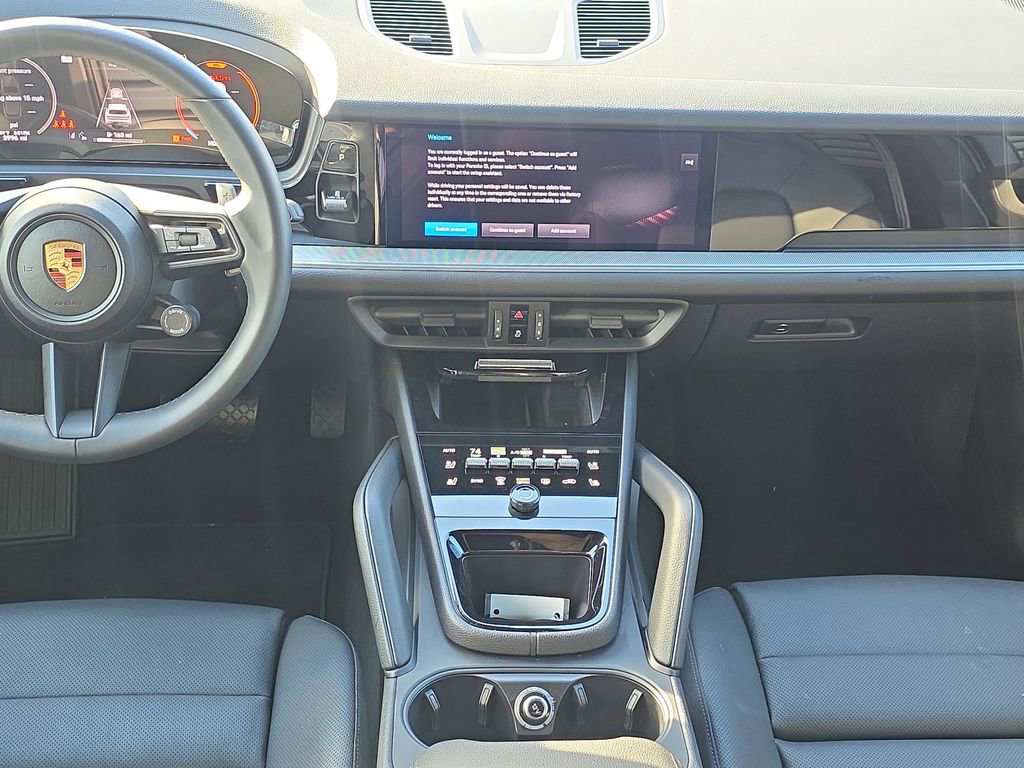 Certified 2025 Porsche Cayenne image 22