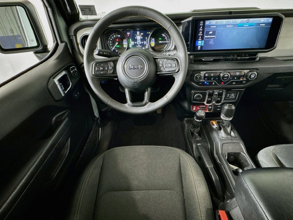 Used 2024 Jeep Wrangler Unlimited AWD/4WD image 21