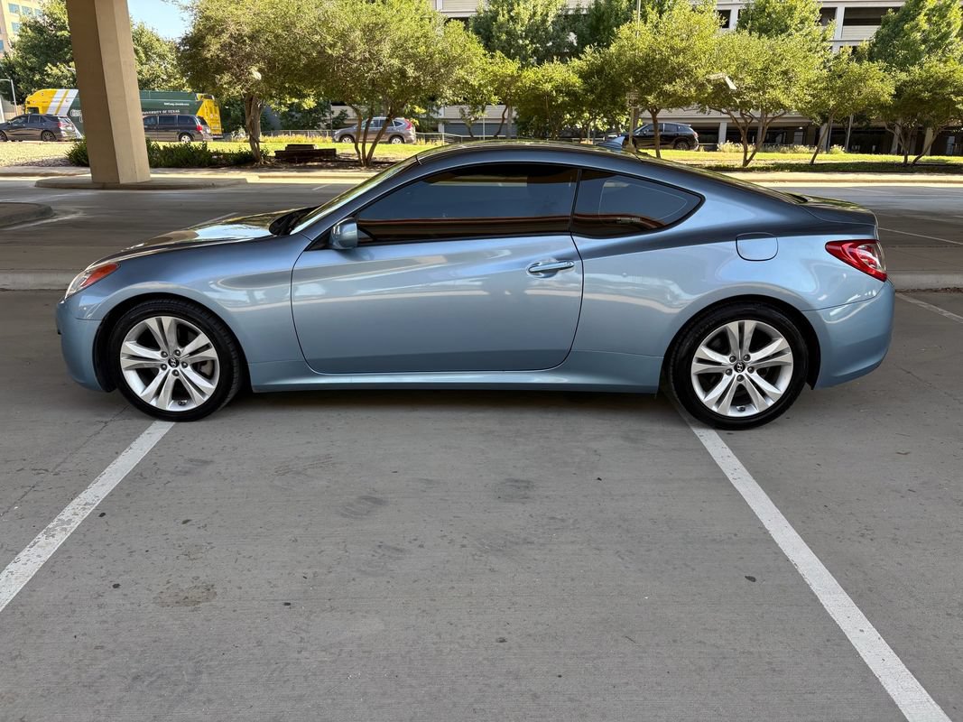 Used 2010 Hyundai Genesis 2.0T RWD image 9