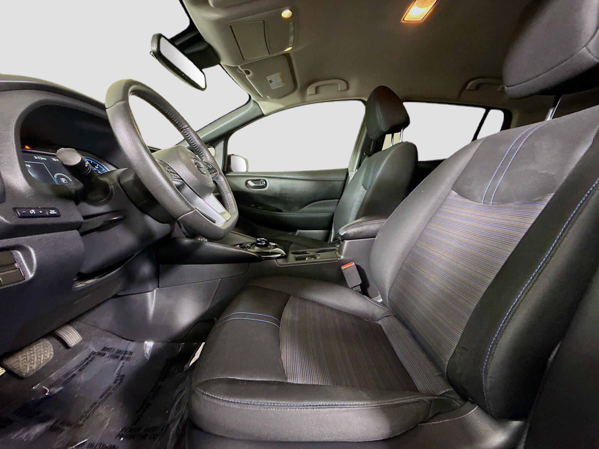 Used 2021 Nissan Leaf SV w/ SV Technology Package FWD image 22