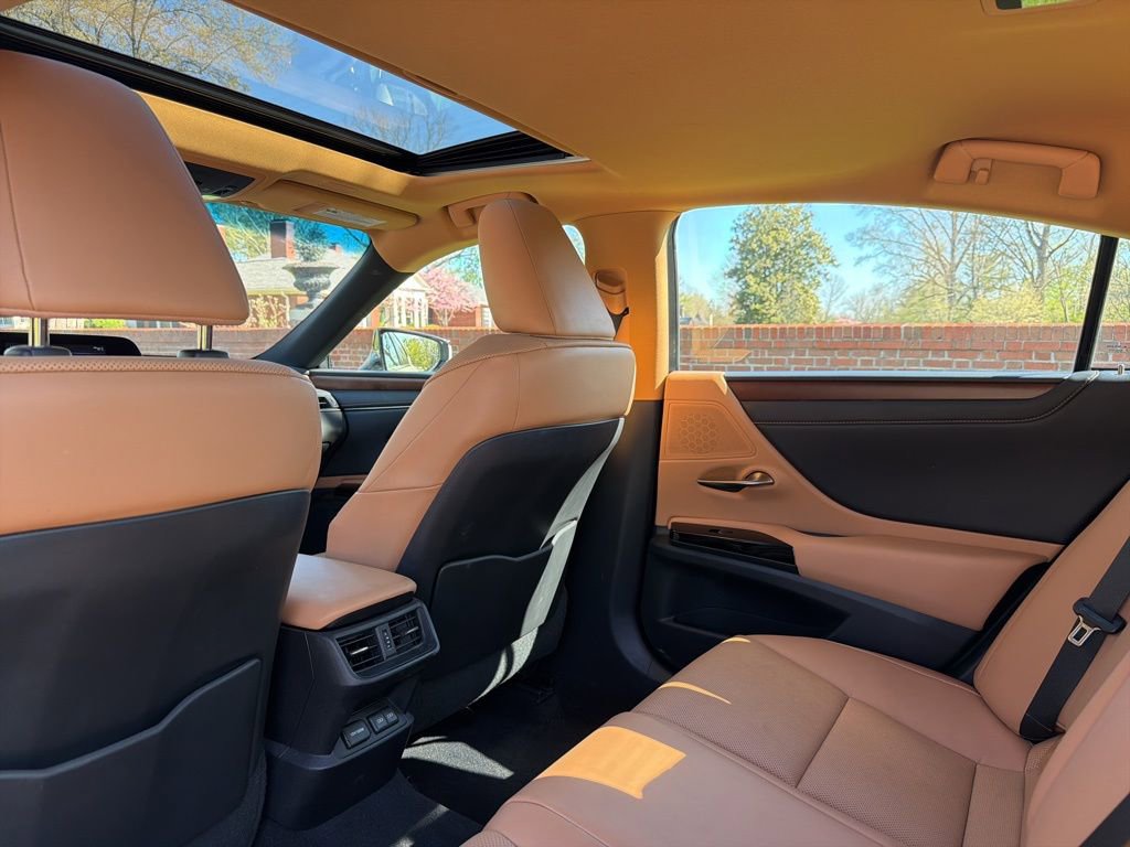 Used 2022 Lexus ES 350 w/ Premium Package image 24
