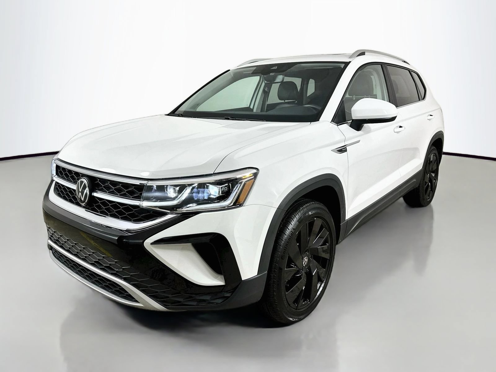 Used 2024 Volkswagen Taos SEL AWD/4WD image 1