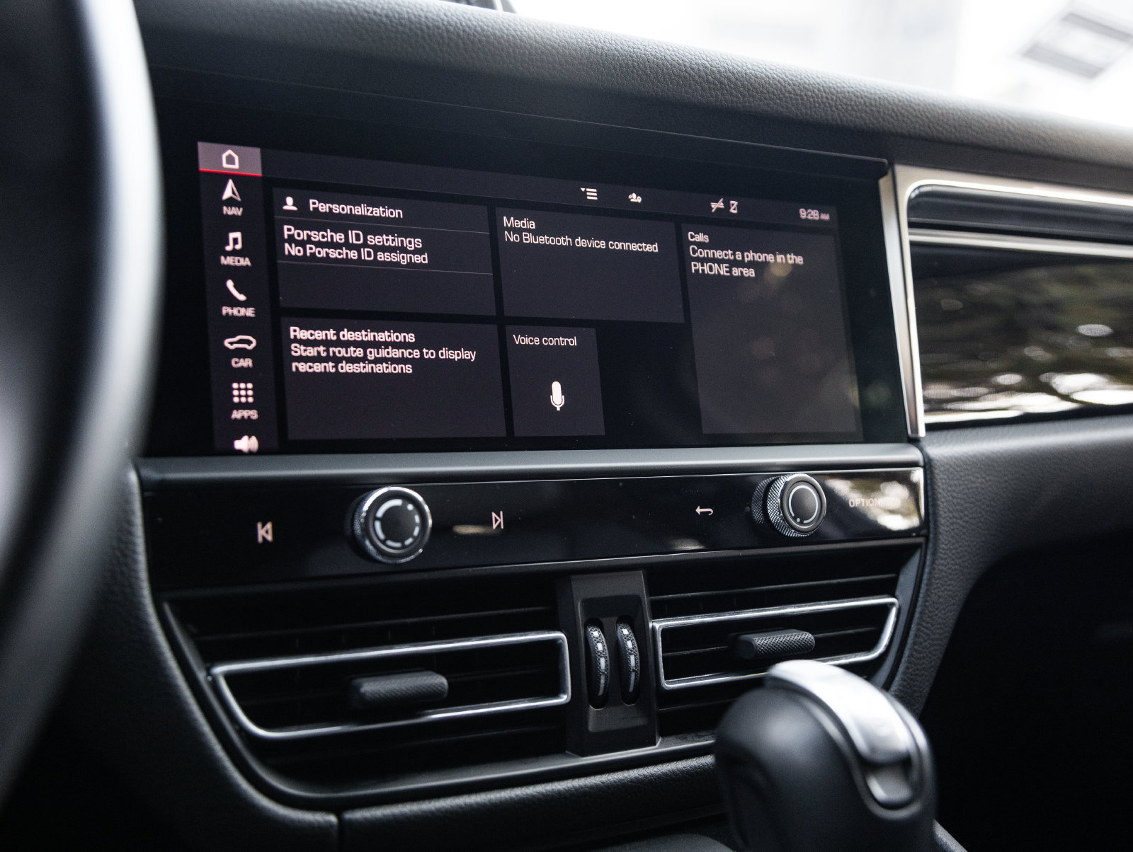 Certified 2023 Porsche Macan AWD/4WD image 24