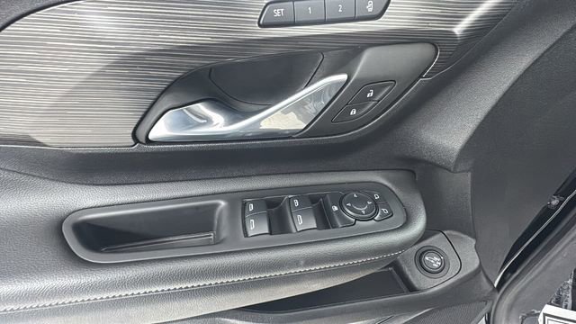 Used 2024 GMC Terrain SLT image 20