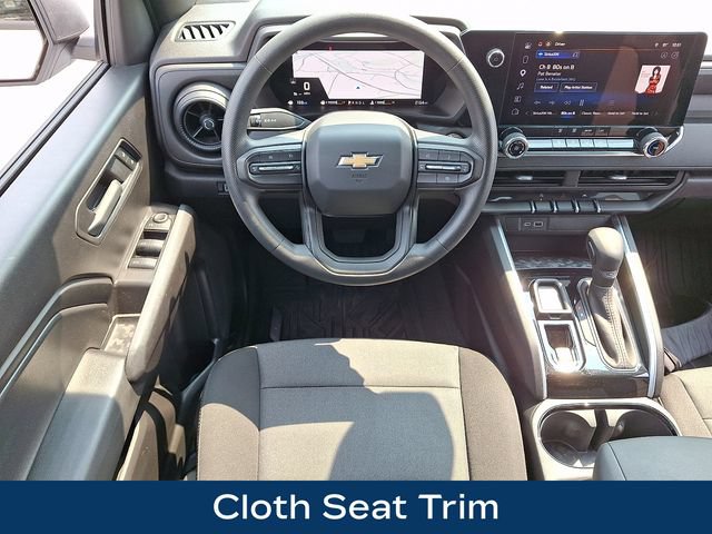 Used 2025 Chevrolet Colorado W/T RWD image 3