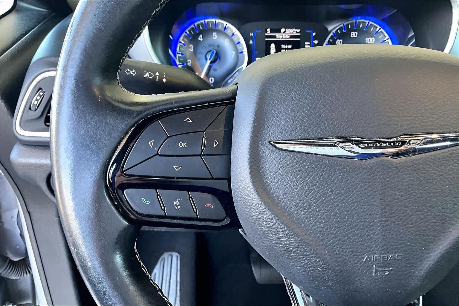 Used 2019 Chrysler Pacifica Touring Plus w/ S Appearance Package FWD image 23